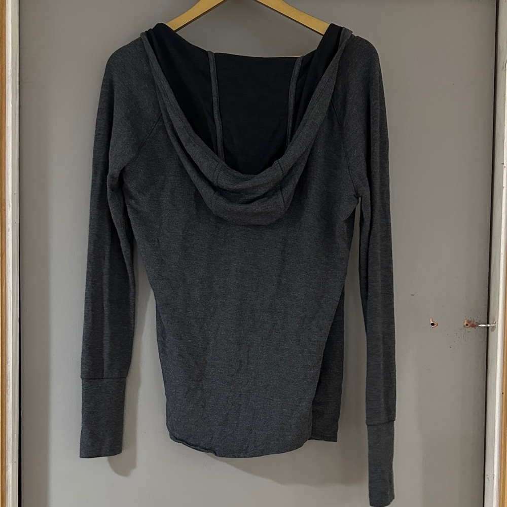 Athleta Gray Wrap Front Hooded Top Long Sleeve Athleisure Lightweight - Picture 6 of 6